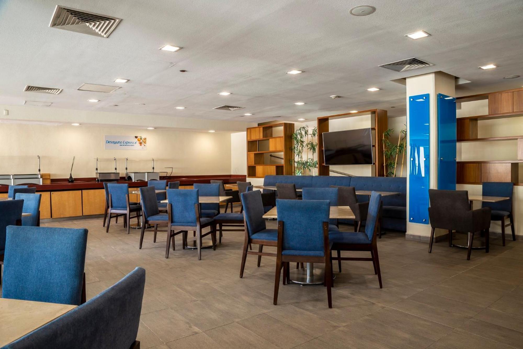 Holiday Inn Express Guadalajara Expo By Ihg Сапопан Экстерьер фото